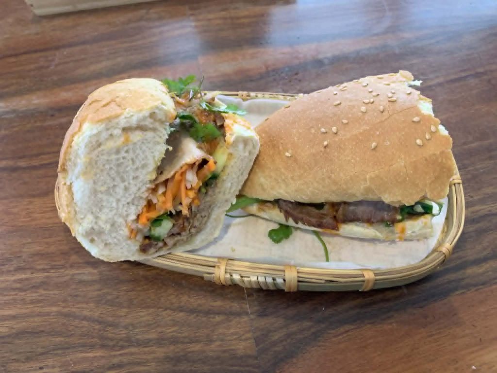 Bánh mì im Bambuskorb