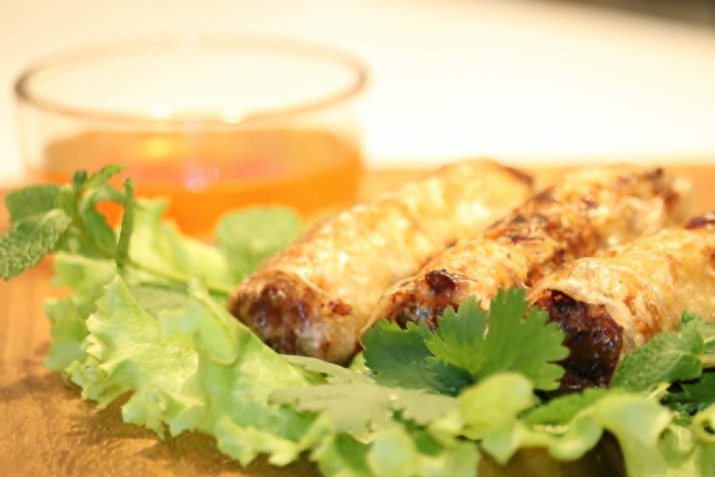 Nem Rán mit Salat und Dip